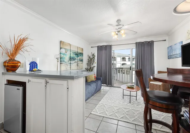 Photo 4 of Condo for sale at 6300 Seawall Blvd #3221, Galveston, TX 77551 | MLS# 16740091 | Listing updated on 2026-07-30