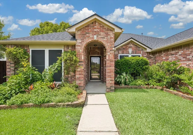 Homes for sale in League City, TX | 403 Stockbridge Ln, League City, TX 77539 | MLS# 58962246