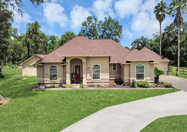Photo 1 of Single family home for sale at 1102 W Point Dr, Rosharon, TX 77583 | MLS# 40342396 | Listing updated on 2026-09-09