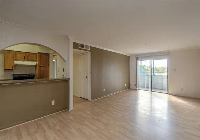 Condominium at 3025 Walnut Bend Ln #28, Houston, TX 77042 | MLS# 3905586 | | Sold on 2020-01-31