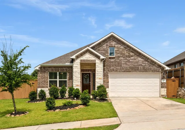 Photo 1 of Single family home for sale at 725 Yellow Birch Ln, Conroe, TX 77304 | MLS# 48306274 | Listing updated on 2026-07-06