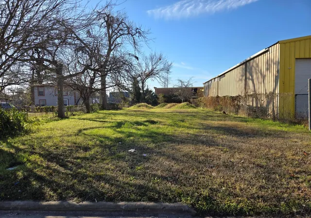 1st image of 405 Eichwurzel Ln, Houston, TX 77009 | MLS# 70638189