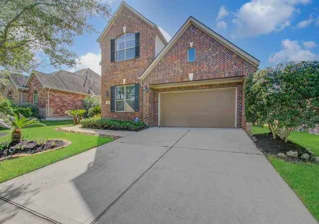Photo 2 of Single family home for sale at 107 N Victoriana Cir, Spring, TX 77389 | MLS# 79493769 | Listing updated on 2026-08-25