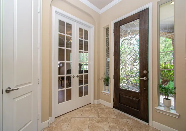 Photo 4 of Single family home for sale at 107 N Victoriana Cir, Spring, TX 77389 | MLS# 79493769 | Listing updated on 2026-08-25