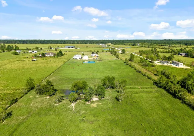 3rd image of 734 County Road 3011, Dayton, TX 77535 | MLS# 21385700