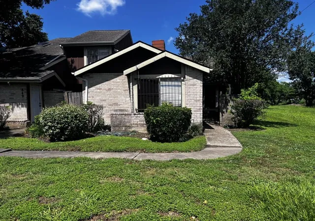 Photo 1 of Townhouse for sale at 8494 Dairy View Ln, Houston, TX 77072 | MLS# 2577134 | Listing updated on 2025-09-20