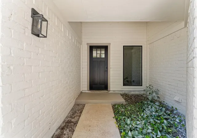 4th image of 12823 Ashford Hills Dr Dr, Houston, TX 77077 | MLS# 52685890