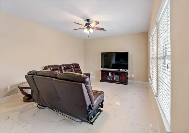 Photo 4 of Single family home for sale at 6531 Lost Pines Bnd, Houston, TX 77049 | MLS# 17273333 | Listing updated on 2026-08-03