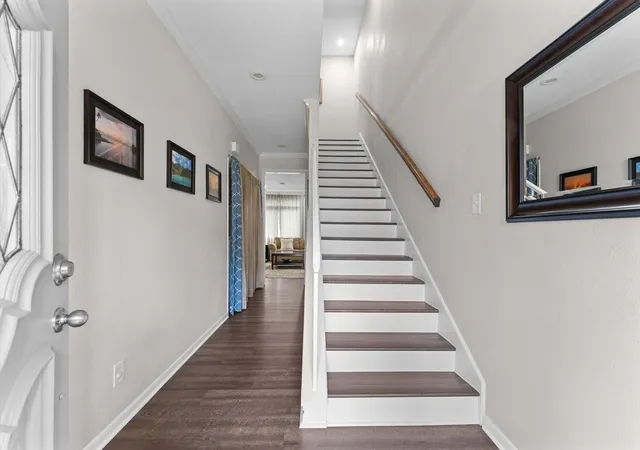 Photo 4 of Townhouse for sale at 3804 Lake St, Houston, TX 77098 | MLS# 48201109 | Listing updated on 2026-09-16