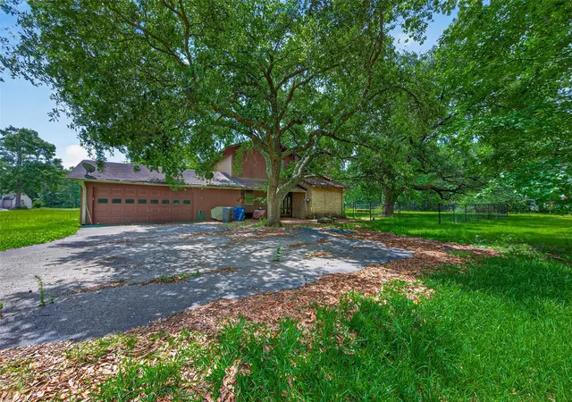 3rd image of 219 Cardinal Dr, Liberty, TX 77575 | MLS# 86227968