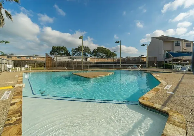 2nd image of 3663 Nasa Pkwy, Seabrook, TX 77586