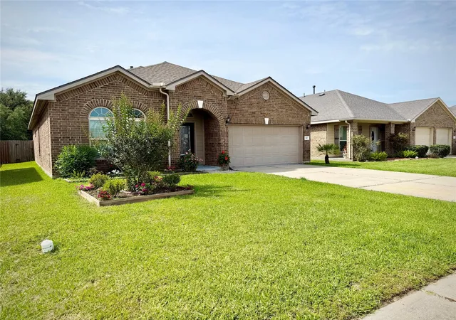 Homes for sale in Bacliff, TX | 310 Gulf Winds Dr, Bacliff, TX 77518 | MLS# 16442136