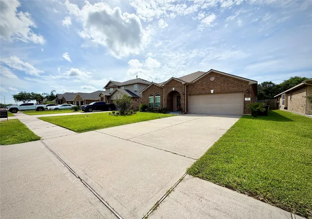 Homes for sale in Bacliff, TX | 310 Gulf Winds Dr, Bacliff, TX 77518 | MLS# 16442136