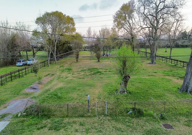 Photo 4 of Land for sale at 1003 Bowie St, Baytown, TX 77520 | MLS# 56400558 | Listing updated on 2026-07-17