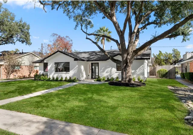 Photo 2 of Single family home for sale at 9203 Kapri Ln, Houston, TX 77025 | MLS# 51461017 | Listing updated on 2026-06-25