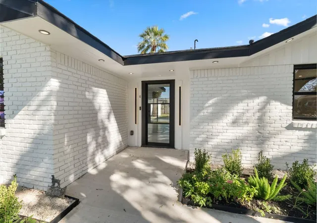 Photo 3 of Single family home for sale at 9203 Kapri Ln, Houston, TX 77025 | MLS# 51461017 | Listing updated on 2026-06-25