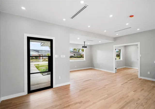 Photo 3 of Single family home for sale at 9203 Kapri Ln, Houston, TX 77025 | MLS# 51461017 | Listing updated on 2026-06-25