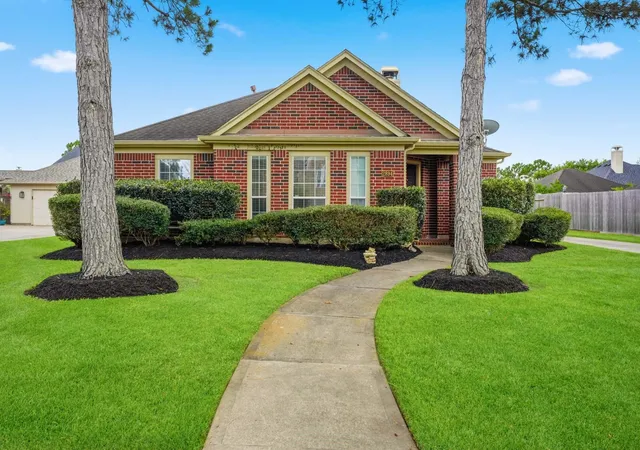 Photo 1 of Single family home for sale at 2894 Smokey Lake Ln, Dickinson, TX 77539 | MLS# 81367701 | Listing updated on 2026-08-31