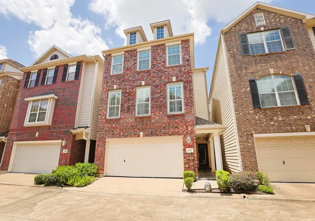 Single family home for sale at 3414 Skyline Village Dr, Houston, TX 77057 | MLS# 23636317
