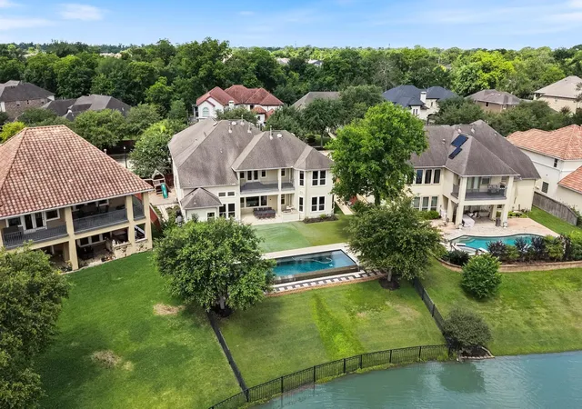 3rd image of 5706 Camden Spgs, Sugar Land, TX 77479 | MLS# 35644917