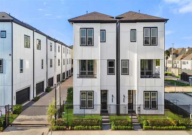 Photo 1 of Sale Pending at 2704 Grand Fountains Dr #G, Houston, TX 77054 | MLS# 93763681 | Listing updated on 2026-08-01