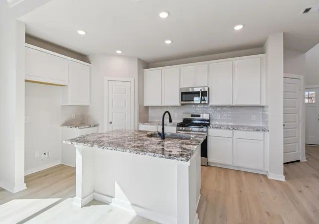 Photo 4 of Sale Pending at 25526 Blossom Ct, Montgomery, TX 77316 | MLS# 80576188 | Listing updated on 2026-09-10