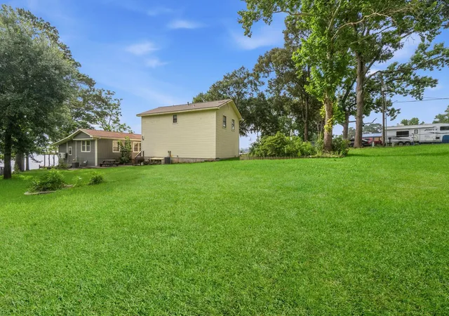 2nd image of 453 Sandy Ln, Onalaska, TX 77360 | MLS# 62581986