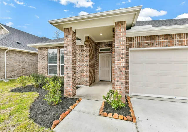 Photo 3 of Single family home for sale at 3915 Sugardale St, Baytown, TX 77521 | MLS# 72428216 | Listing updated on 2026-08-30