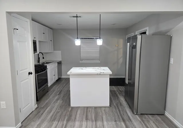 Photo 3 of Single family home for sale at 3102 Friar Point Rd, Houston, TX 77051 | MLS# 76609054 | Listing updated on 2026-09-15
