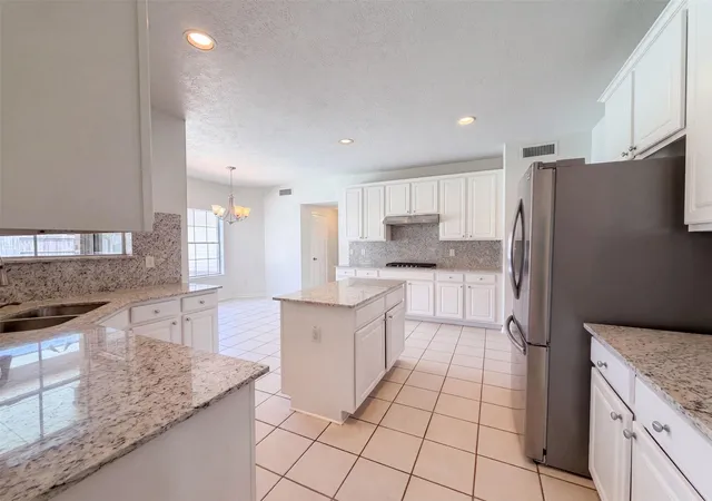 Photo 2 of Single family home for sale at 2854 Everett Dr, Friendswood, TX 77546 | MLS# 47972940 | Listing updated on 2026-09-17