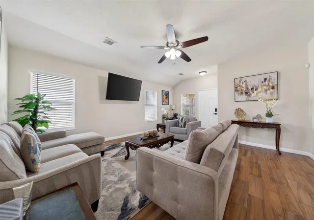 4th image of 7523 Stallion Trail Dr, Humble, TX 77338 | MLS# 97675397