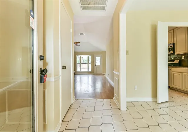 2nd image of 15723 Firthridge Ct, Webster, TX 77598 | MLS# 57560077