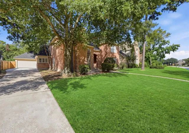 Photo 2 of Sale Pending at 16631 Wimbledon Forest Dr, Spring, TX 77379 | MLS# 89461423 | Listing updated on 2026-09-16