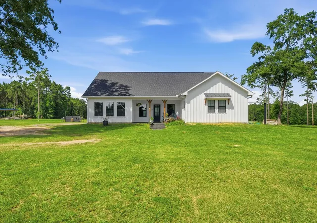 Photo 1 of Sale Pending at 927 Aggie Ave, Livingston, TX 77351 | MLS# 52607923 | Listing updated on 2026-09-07
