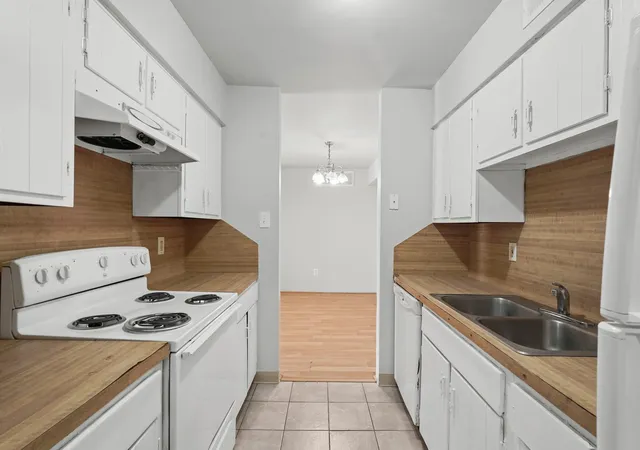 2nd image of 5667 Birchmont Dr, Houston, TX 77091