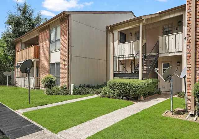 1st image of 5667 Birchmont Dr #H, Houston, TX 77091 | MLS# 45367016
