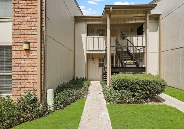 2nd image of 5667 Birchmont Dr #H, Houston, TX 77091 | MLS# 45367016