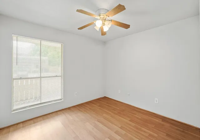 5th image of 5667 Birchmont Dr, Houston, TX 77091