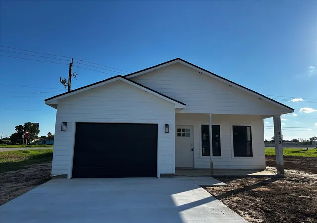 Homes for sale in Freeport, TX | 523 S Avenue F, Freeport, TX 77541 | MLS# 57981528