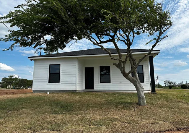 Homes for sale in Freeport, TX | 523 S Avenue F, Freeport, TX 77541 | MLS# 57981528
