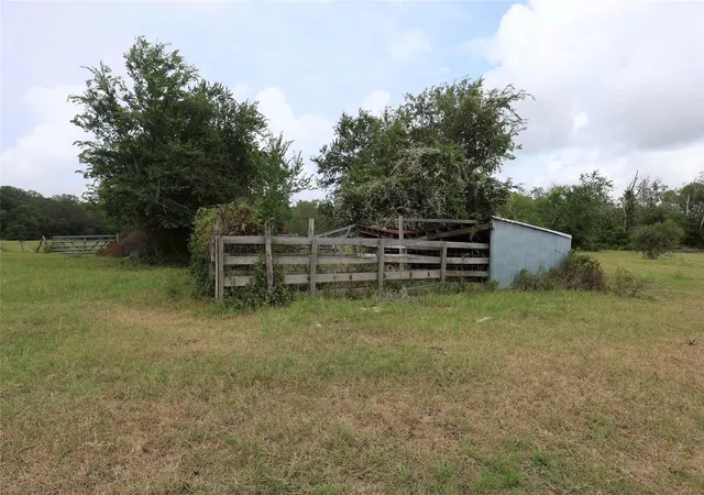 19th image of 1340 Cr 253, Weimar, TX 78962 | MLS# 63884416