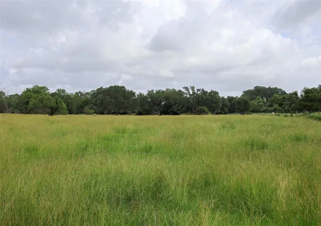 4th image of 1340 Cr 253, Weimar, TX 78962 | MLS# 63884416