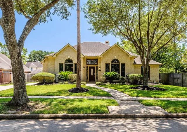 Photo 1 of Sale Pending at 15702 Park Center Wy, Houston, TX 77059 | MLS# 13738743 | Listing updated on 2026-09-12
