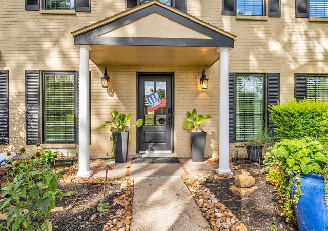 Photo 3 of Single family home for sale at 14115 Paradise Valley Dr, Houston, TX 77069 | MLS# 71294154 | Listing updated on 2026-08-26