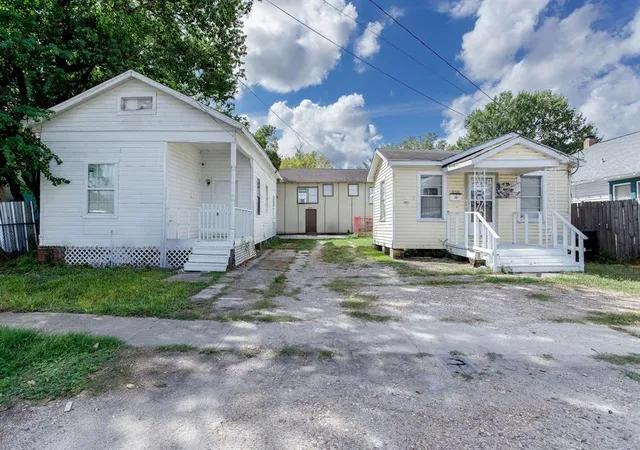 1st image of 904 Panama St, Houston, TX 77009 | MLS# 78687008