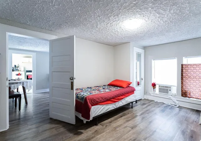 3rd image of 904 Panama St, Houston, TX 77009 | MLS# 78687008