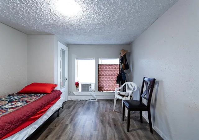 4th image of 904 Panama St, Houston, TX 77009 | MLS# 78687008