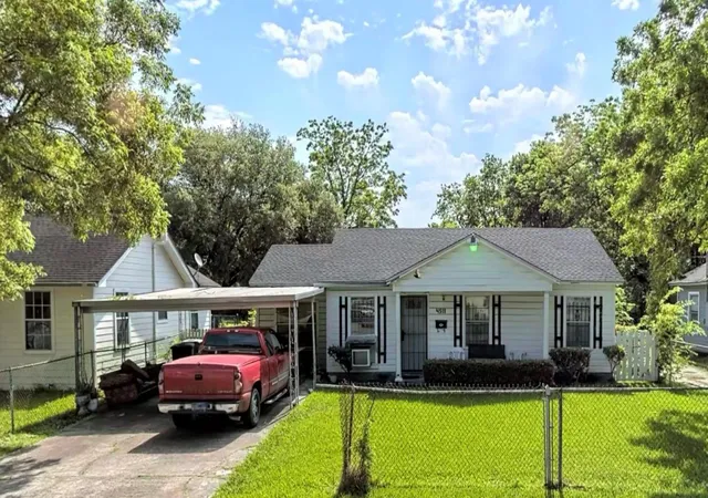 1st image of 4518 Englewood St, Houston, TX 77026 | MLS# 92851638