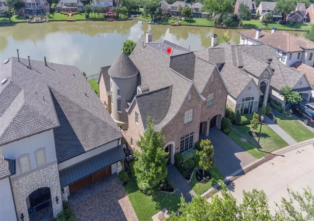 2nd image of 15426 Oyster Creek Ln, Sugar Land, TX 77478 | MLS# 48444608
