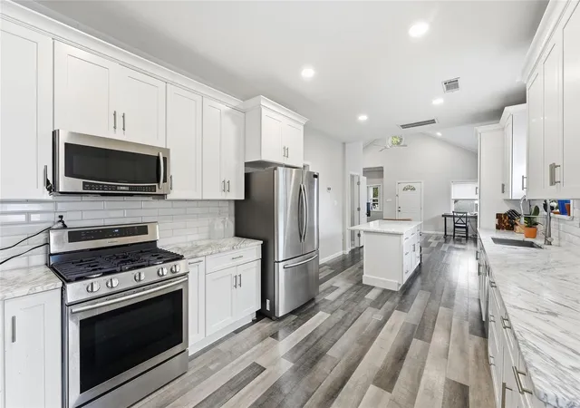 1st image of 202 E 34th St, Houston, TX 77018 | MLS# 87329125
